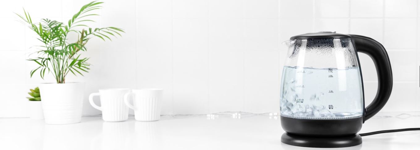 waterkoker met heet water